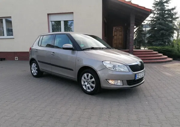 skoda trzcińsko-zdrój Skoda Fabia cena 18800 przebieg: 135700, rok produkcji 2011 z Trzcińsko-Zdrój